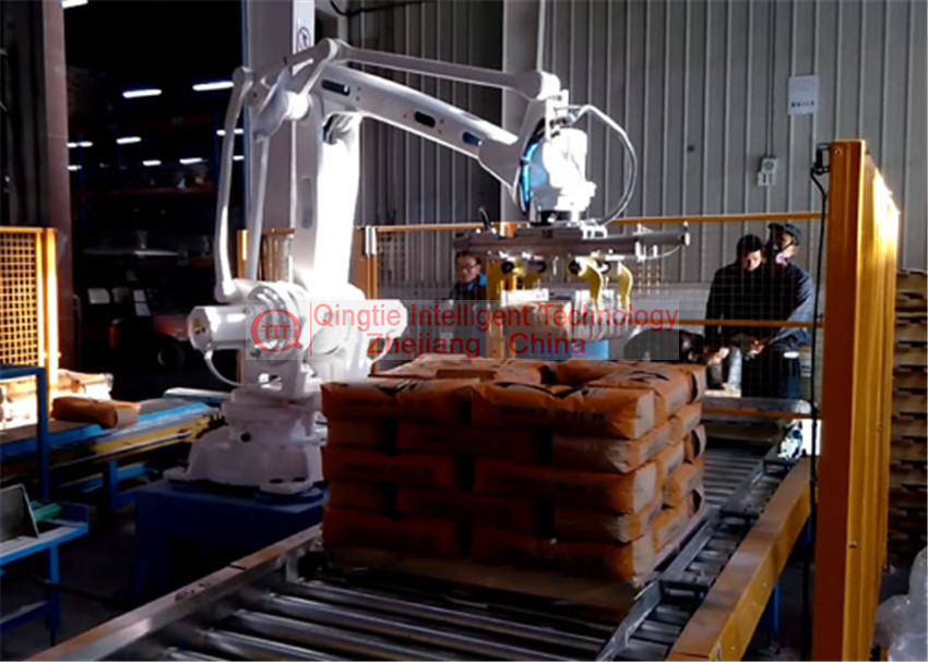 Quality High Strength Automatic Stacking Machine , Fast Packing Robotic Bag Palletizer for sale