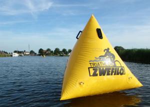 Quality Triathlon Race 1.5m Yellow Custom Logo Floating Triangle ShapeInflatable Marker Buoy For Water Event for sale