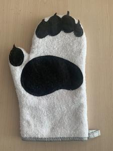 Quality Heat Resistant Terry Cloth Oven Mitts With 5 Fingers Bear Paw Decoration for sale