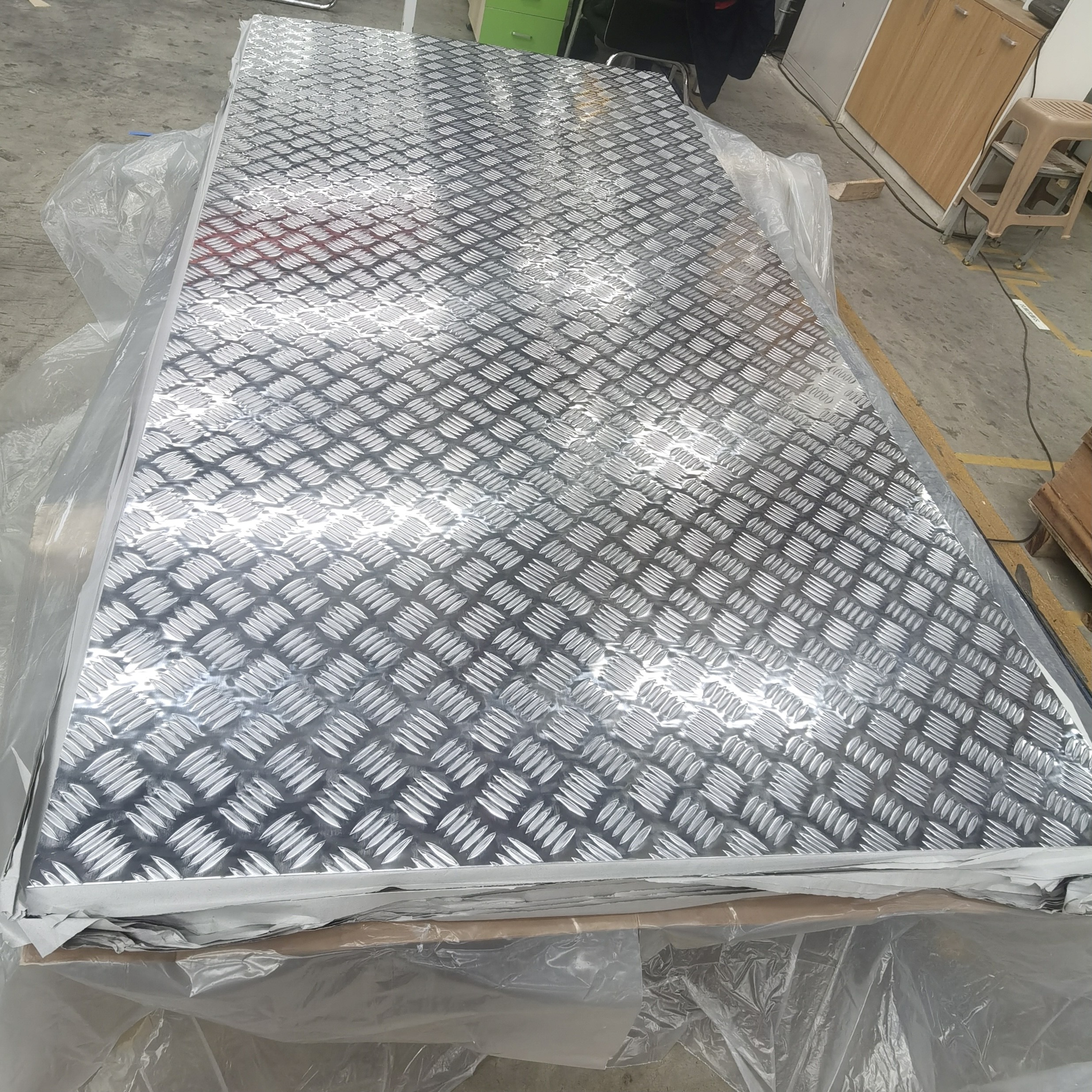 Quality 1000 Series Embossed Aluminum Check Plate Aluminium Chequer Plate for sale