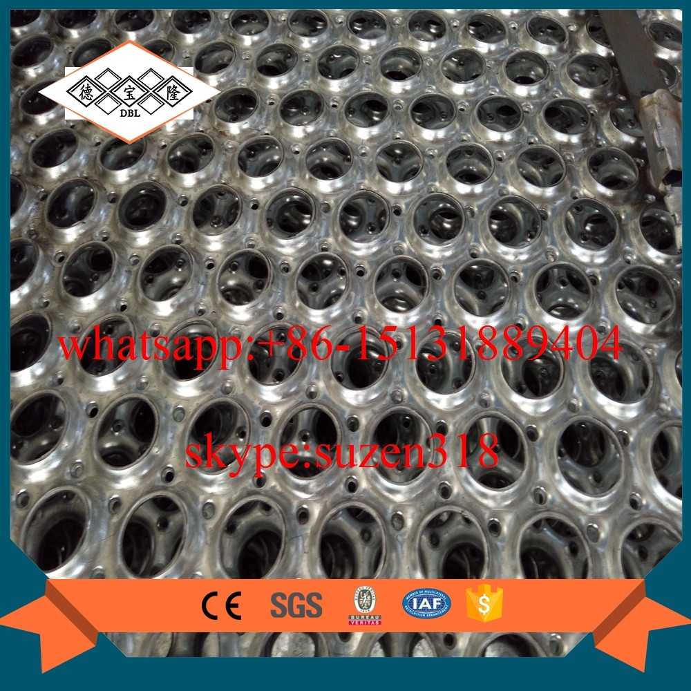 Quality perforated safety grating / perf o grip / steel gratings for roof and floor for sale