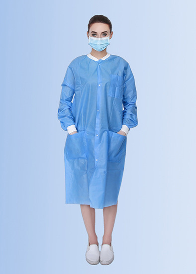 Quality Medical PP Non Woven Medical Disposables Lab Coat With Knitted Collar for sale