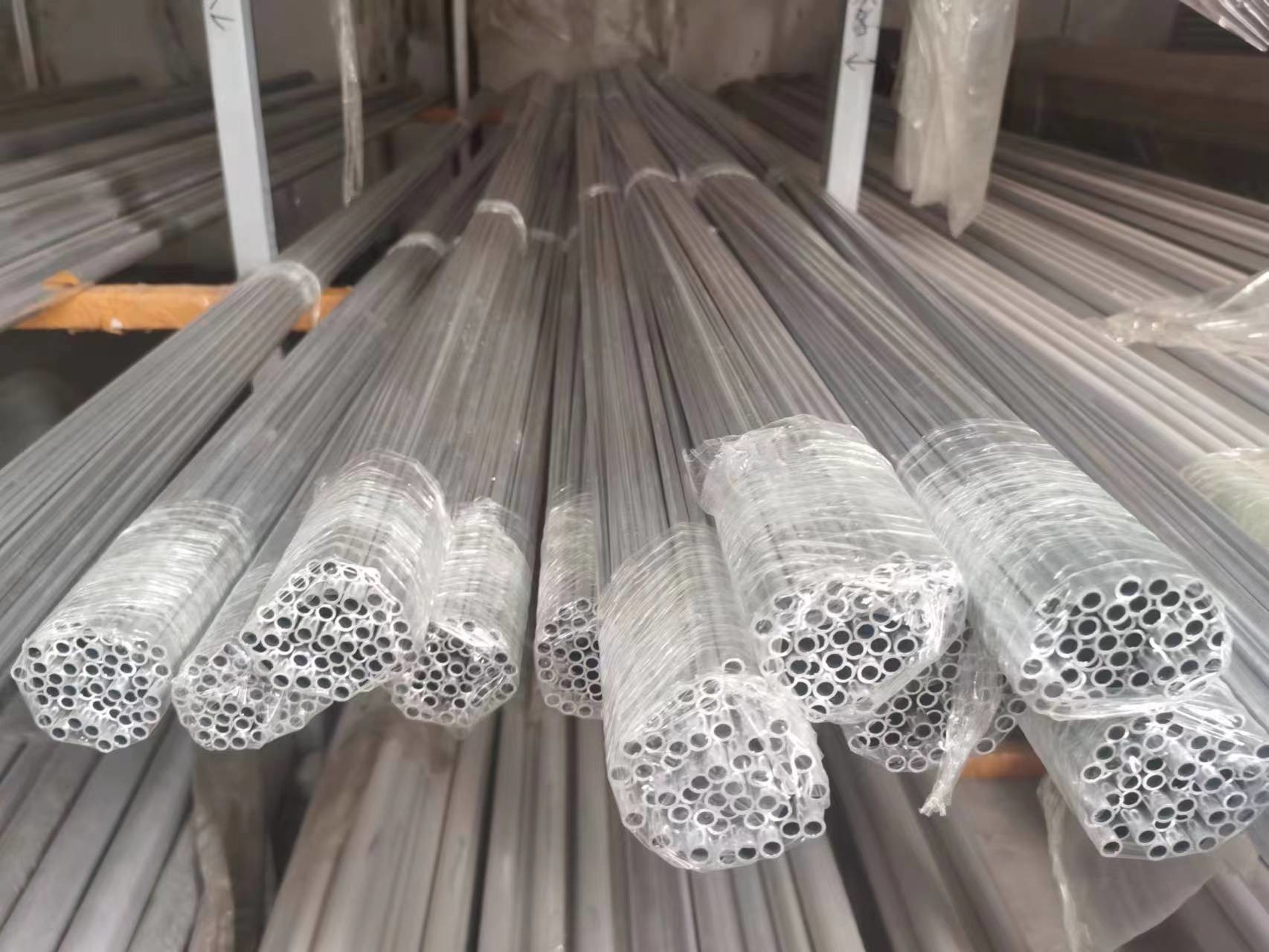 Quality 2017 Aluminum Alloy Round Pipe Silver Color Mill Finished 160mm for sale