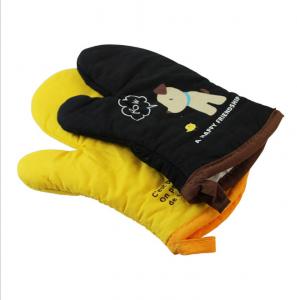 Quality Slip Resistant Personalised Oven Gloves , Kitchen Oven Mitts Cotton Material for sale