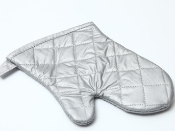Quality Soft Silver Oven Gloves , Baking Oven Gloves Cotton Recycle Material for sale