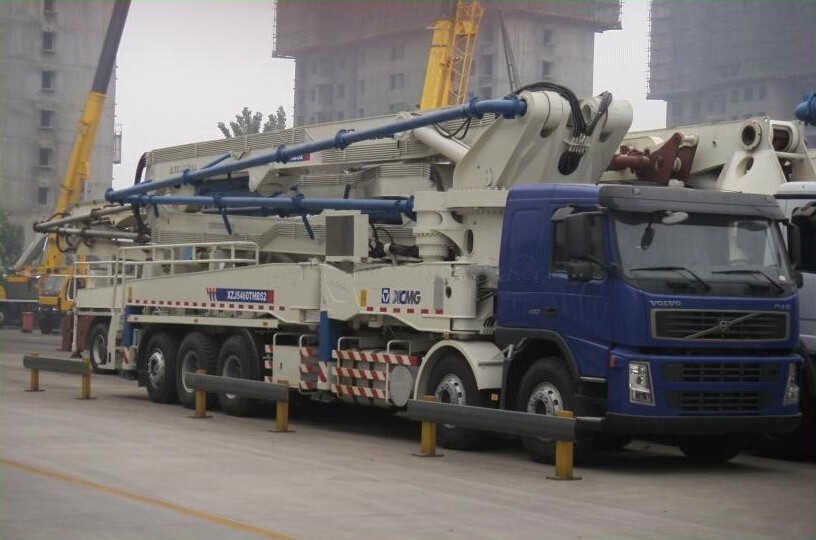 Quality 1800r/Min 52m Concrete Pump Truck Road Construction Machinery for sale