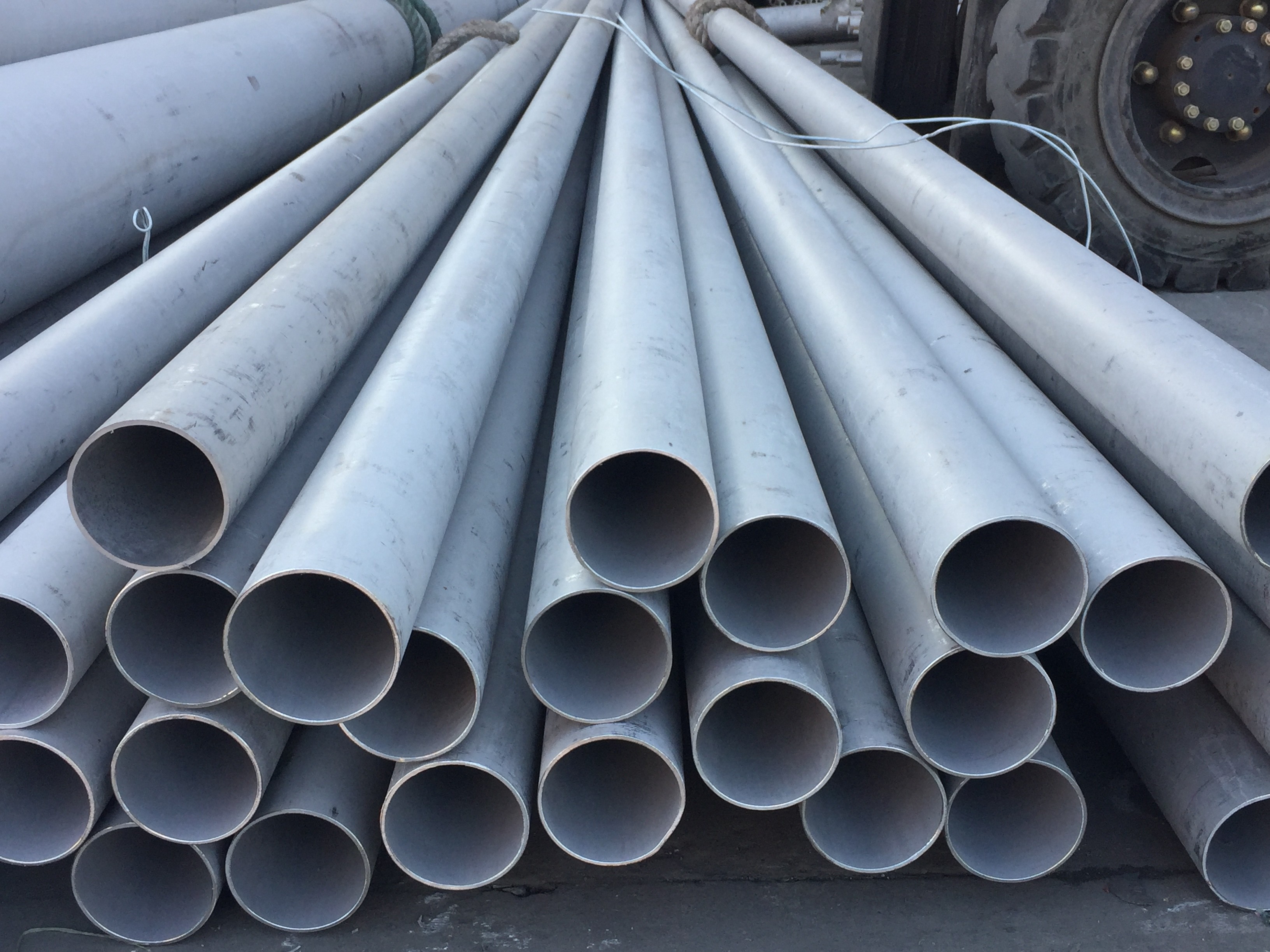 Quality 304 SUS Stainless Steel Round Pipe 20mm 9mm 304 50mm ERW for sale