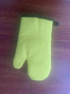 Quality Yellow Carton Printing Cotton Oven Mitt For Kitchen Cooking for sale