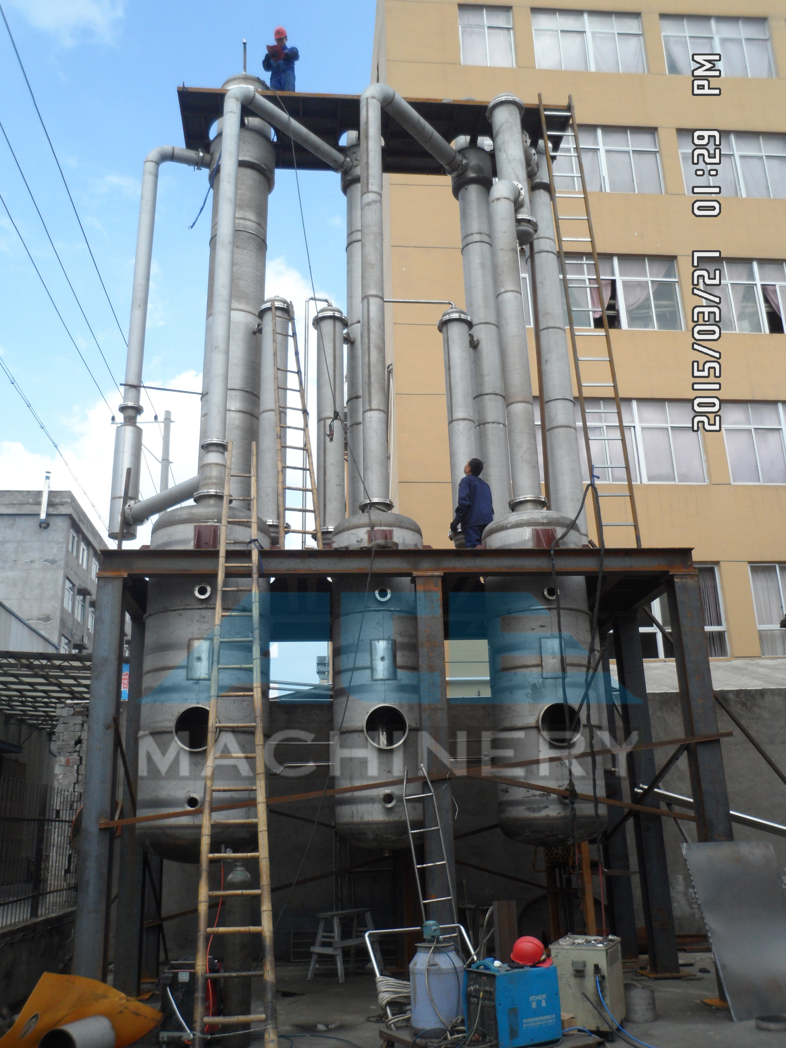 Quality Herbal Extraction High-Efficiency Triple-Effect Falling Film Thermal Evaporator for sale