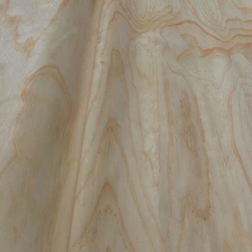 Quality Sliced Cut Natural Wood Veneer Radiata Pine Type 4'*8' / 4'*6' High Durability for sale