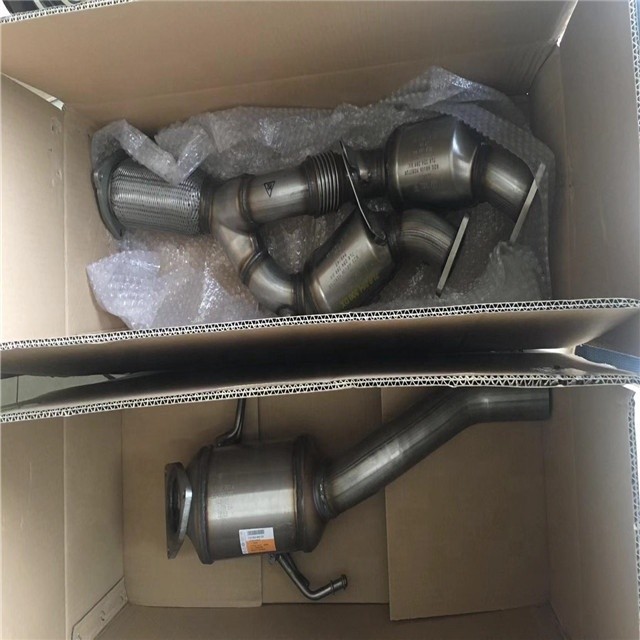 Quality OEM Car Catalytic Converter Machine for Cayenne Touareg 95511302411 955113024BX 95511302410 for sale