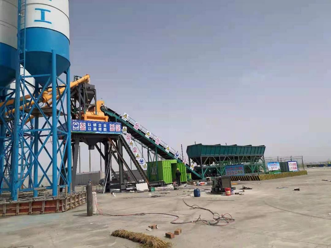Quality XDEM HZS60 60cubic meter per hour Mobile Concrete Batching Plant for sale