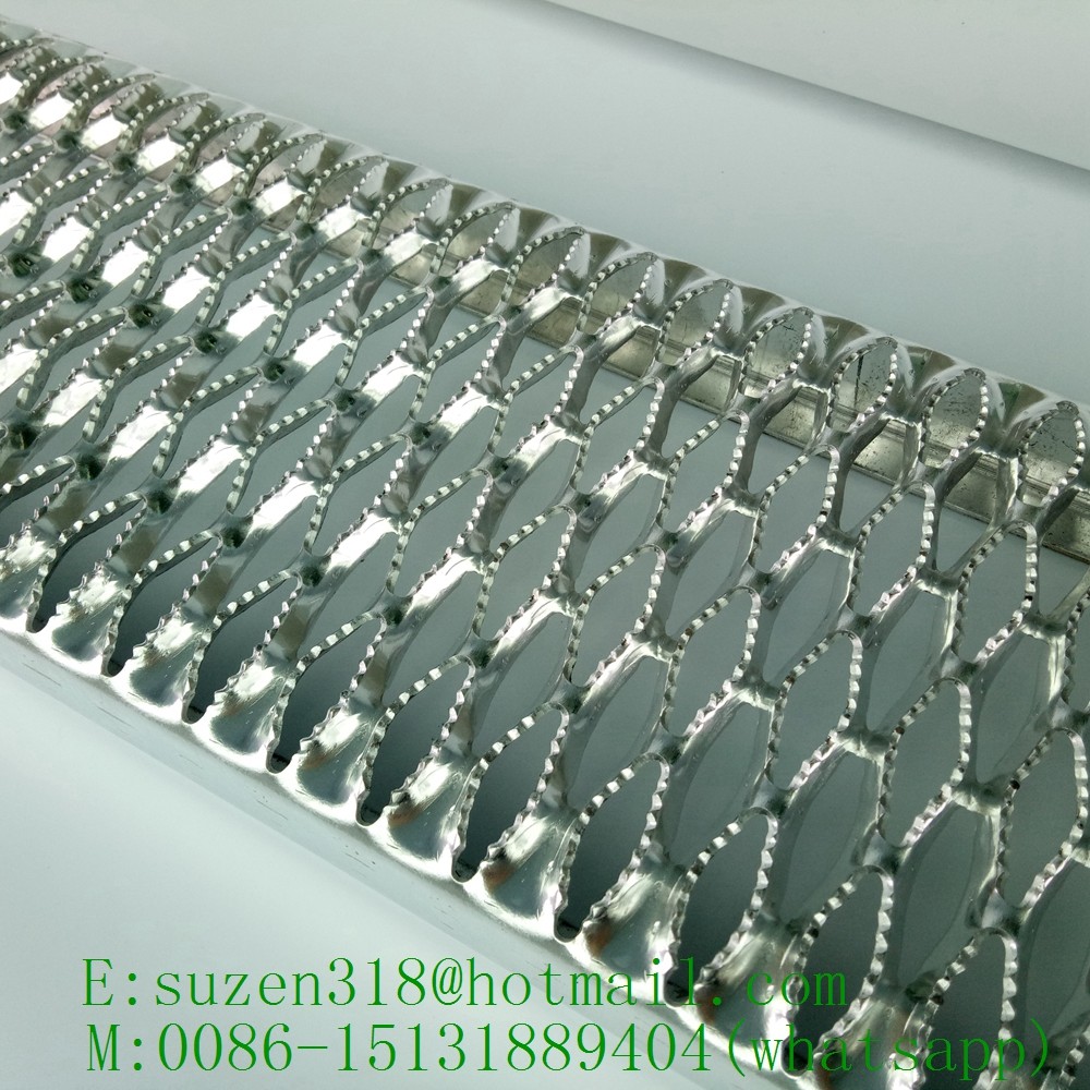 Quality 6m length solar panel roofs perforated metal aluminum roof walkway for sale