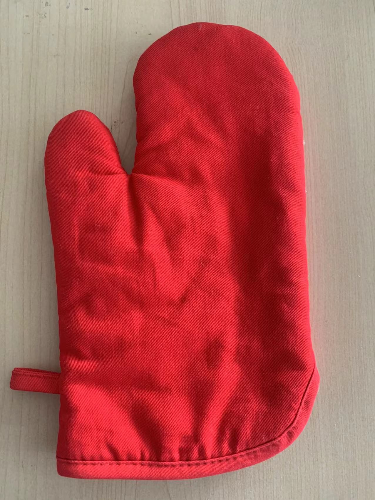 Quality Pure Cotton Fabric Thick Microwave Oven Gloves Red Color Kitchen Accesories for sale