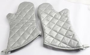 Quality Comfortable Silver Fireproof Oven Gloves For Home Restaurant Kitchen for sale