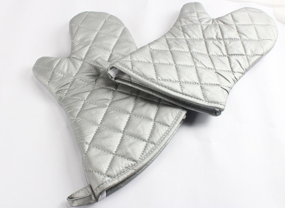 Quality Durable Silver Oven Mitts Firm Grip Non Disposable Flexible Material for sale