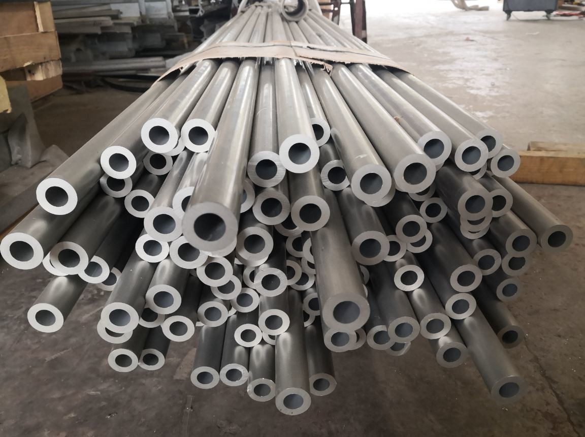 Quality 5052 H34 Aluminum Round Tubing / Structural Aluminum Tubing 3.8mm Wall Thickness for sale