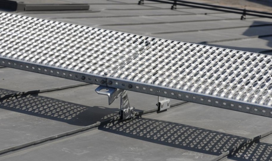 Quality solar panel roof aluminum safety walkways step stair 6m length for sale