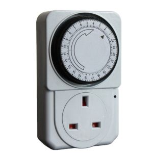 Quality 220V Programmable Grounded Plug In Timer socket for sale