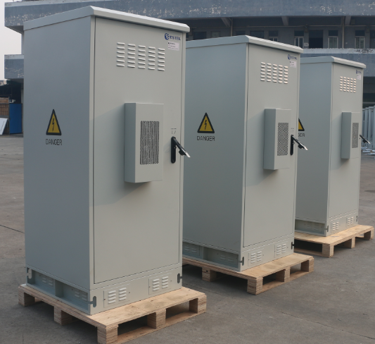 Galvanized Steel Outdoor Equipment Enclosure 32U Insulated Anti Corrosion 19 Inch Rack Cabinet