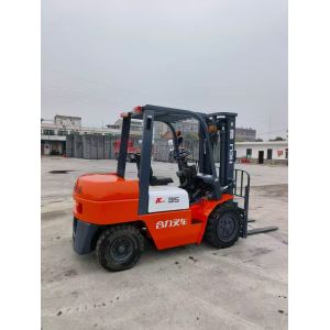 Used HELI K35 3.5-Ton Diesel Forklift in Red Three-stage Mast with Center