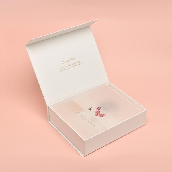 Luxury Red Book Shaped Rigid Cardboard Foldable Gift Box Custom Print Paper Clamshell Magnetic Gift Box