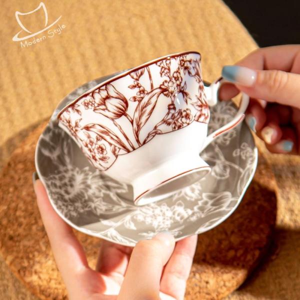 Elegant Ceramic Coffee Mug And Saucer Set Light Luxury Gold Line Design For Drinkware