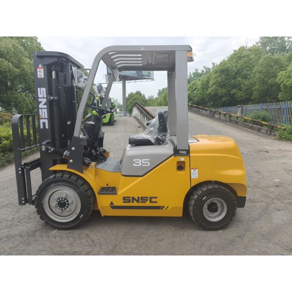 SNSC 3.5 Ton Diesel Forklift With Side Shift And Fork Positioner