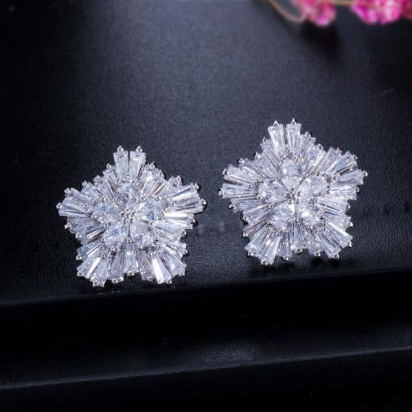 Flower Stud Earrings Women Luxury Shiny CZ Earring Fashion Contracted Wedding Accessories High Quality Earrings Jewelry