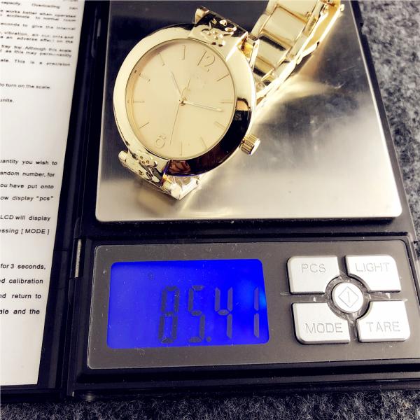 5ATM Waterproof Alloy Quartz Wrist Watch 12mm Thickness For Men