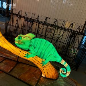 Zigong Lantern Factory's Waterproof Chameleon-Shaped Lanterns | Ideal for