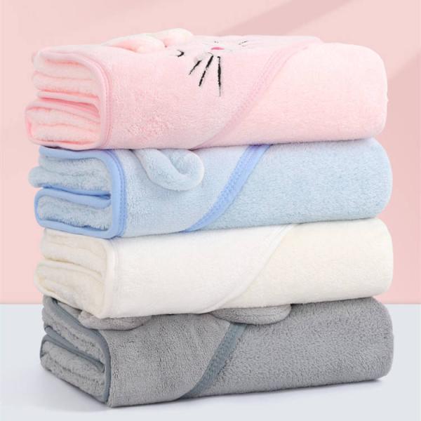 House Cartoon Design Velvet Hooded Baby Kids Bath Towel with Good Absorption 80*80cm