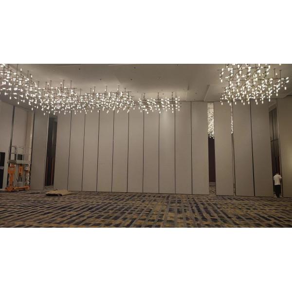 Easy To Install Folding Partition Wall With Movable Feature Top And Bottom Seal