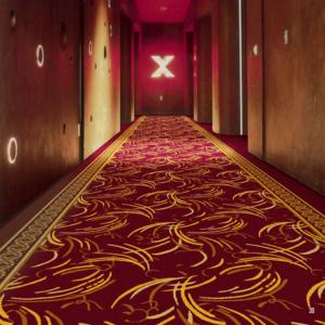 Waterproof Hotel Hallway Carpet Luxury Red Long Length Printed Pattern
