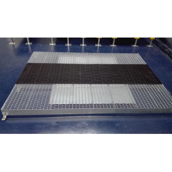 Hot Dip Galvanized Hog Flooring Wire Mesh , Pig Breeding Equipment Sliver Color
