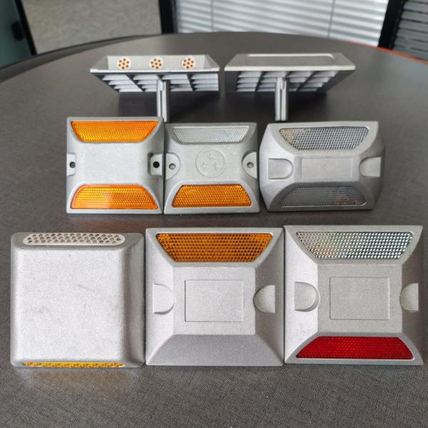 Reflective Sand Filled Aluminum Road Stud With Pin Cast Aluminum Pavement Marker for Driveway and Road Safety