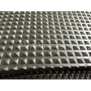 Diamond and pyramid textured rubber car matting anti - skidding garage