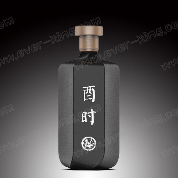 Buy Screw Cork Custom Glass Bottle Embossing For Vodka And Gin at wholesale prices