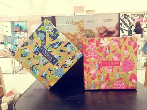 Buy FDA A5 32 Open Christmas Gift Box Packaging at wholesale prices