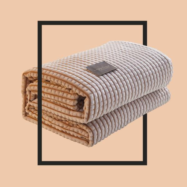 Soft and Comfortable Milk Fleece Blanket for Child Single Bed or Air Conditioning