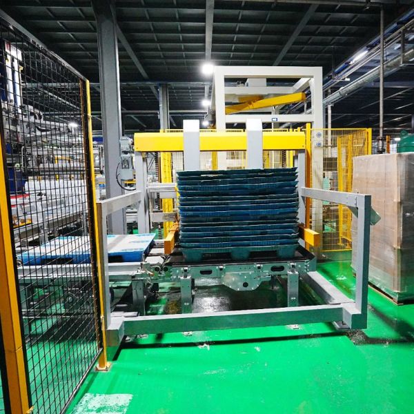 Buy Customized Double Channel Gantry Palletizer with Paper Separator for Russian Customer at wholesale prices