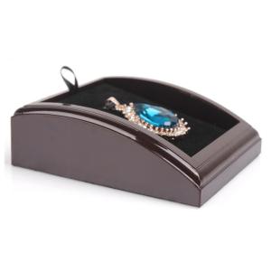 Chain Pendant Jewelry Display Stands Eco Friendly PU Leather Material