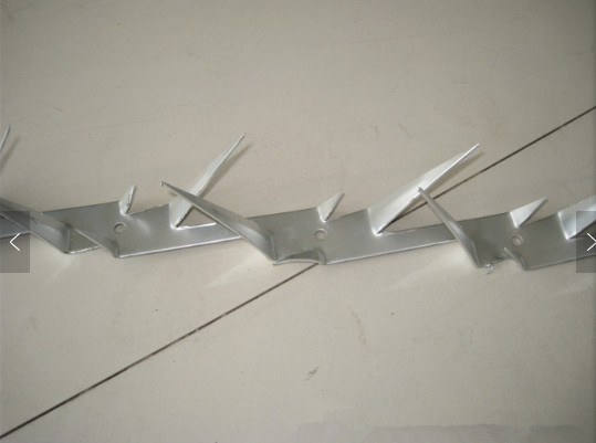 Buy 68mm Barb High Anti Split Plates , Wall Razor Anti Climb Fence Spikes at wholesale prices
