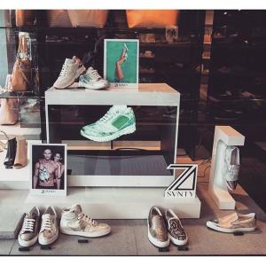 Hologram 3D Advertising Display Pyramid Holocube Holographic Projector