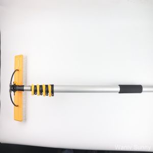 China Professional Manual Water Spray Brush with 55 Cm Wide Head 3.6 M Lightweight Extended Handle Connecting Tap or Pump Dual Used on sale