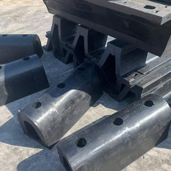 Customized D Type Fenders with Energy Absorption 5.1KN-M To 64KN-M