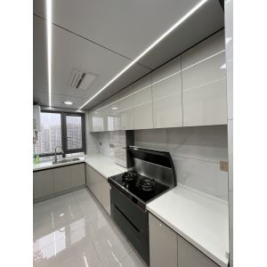 Modern Kitchen Cabinet with Quartz Countertop and Faucet
