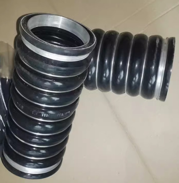 Turbocharger Hose EC220D/250D/300D/210B/240B/290B For Excavators 573563