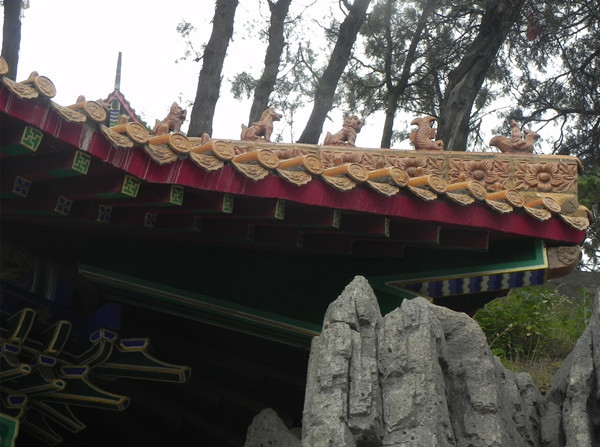 Glazed Architectural Ornamental Clay Ridge Tiles Phoenix Roof Figures