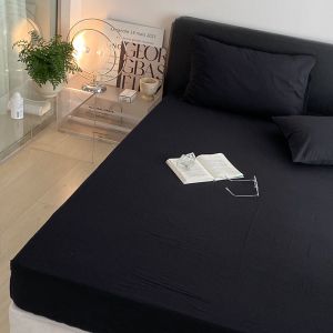 China 1.2m 4 feet King-Size Bedding Set in Solid Black Washed Cotton with Matching Curtains on sale